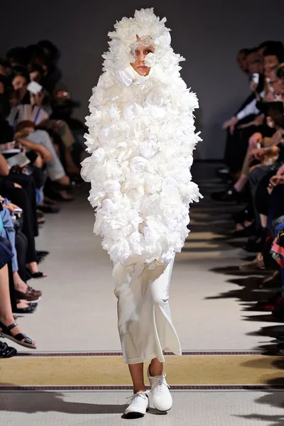 Look 28